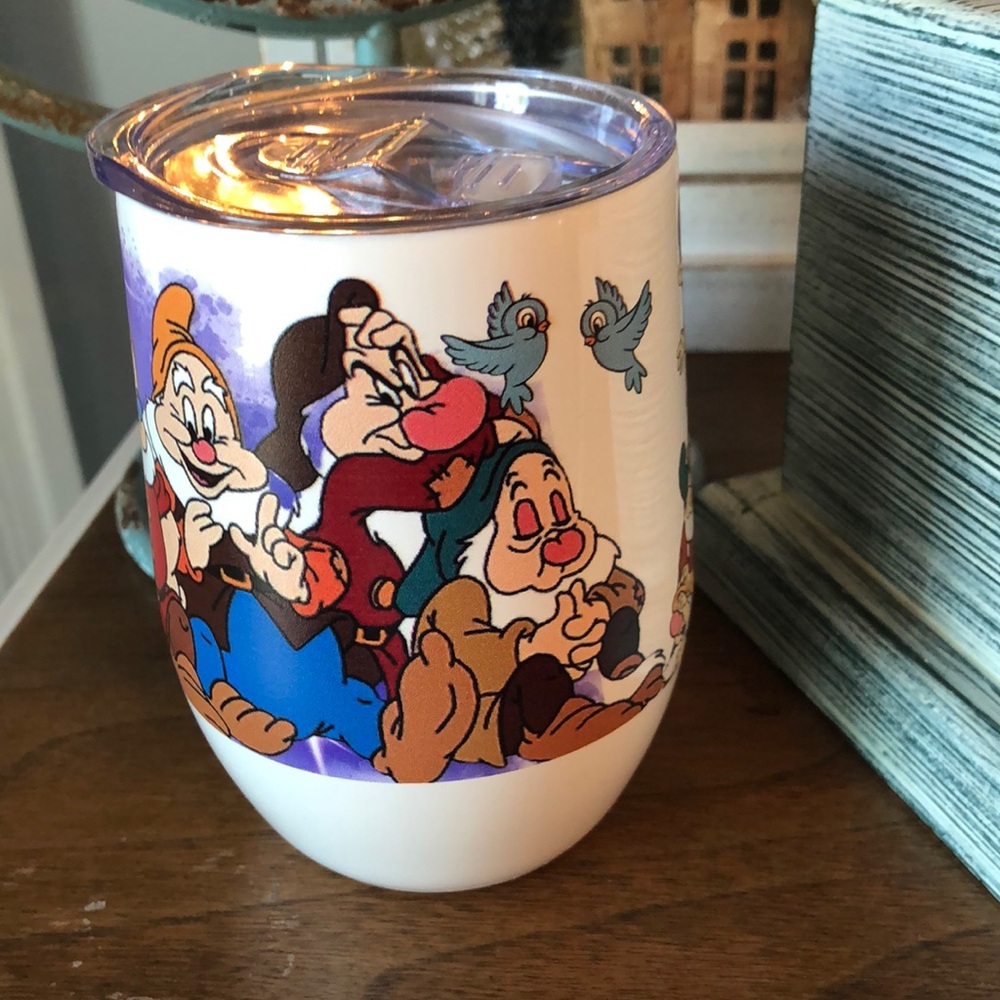 Snow White and the Seven Dwarfs Tumbler. NWOT.